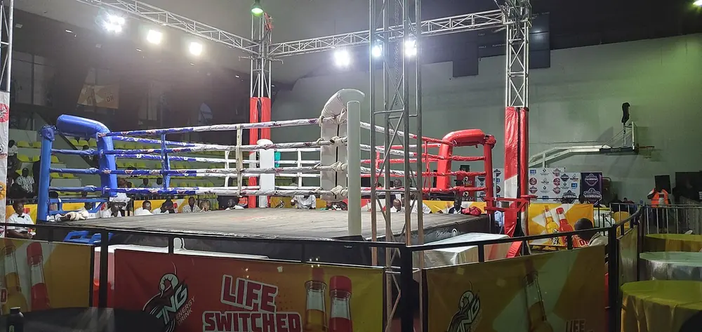 Ring de box vacío - apuestas boxeo argentina