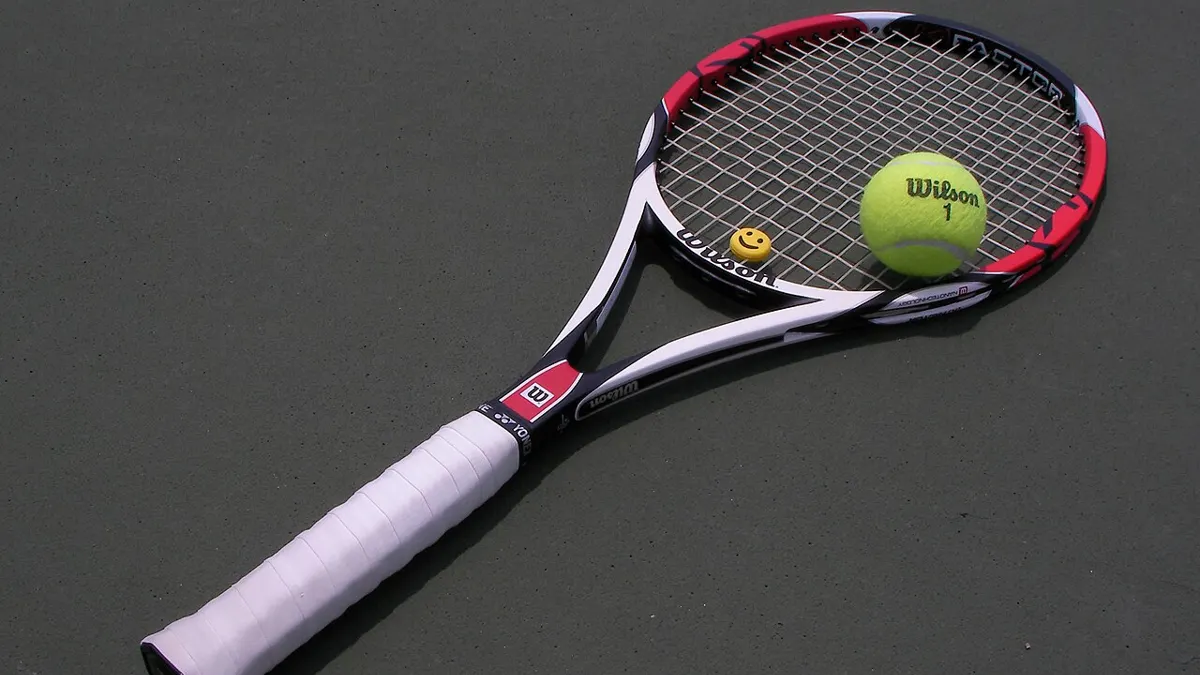 apuestas copa davis argentina - tennis racket and balls
